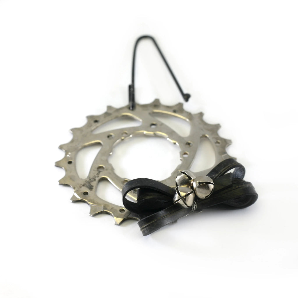 Sprocket with innertube bow - LINKS by Annette