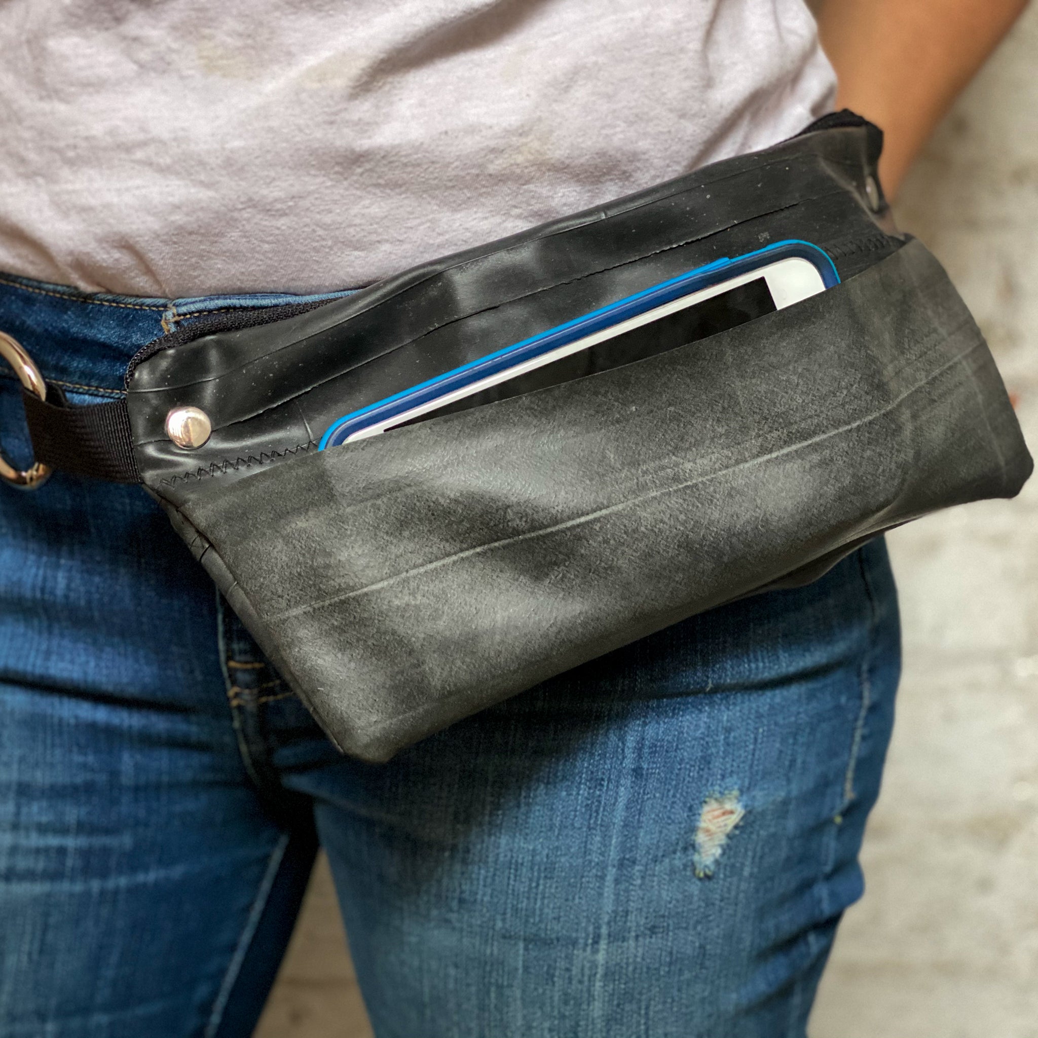 RECYCLED JEAN FANNY PACK WITH OUTSIDE POCKET